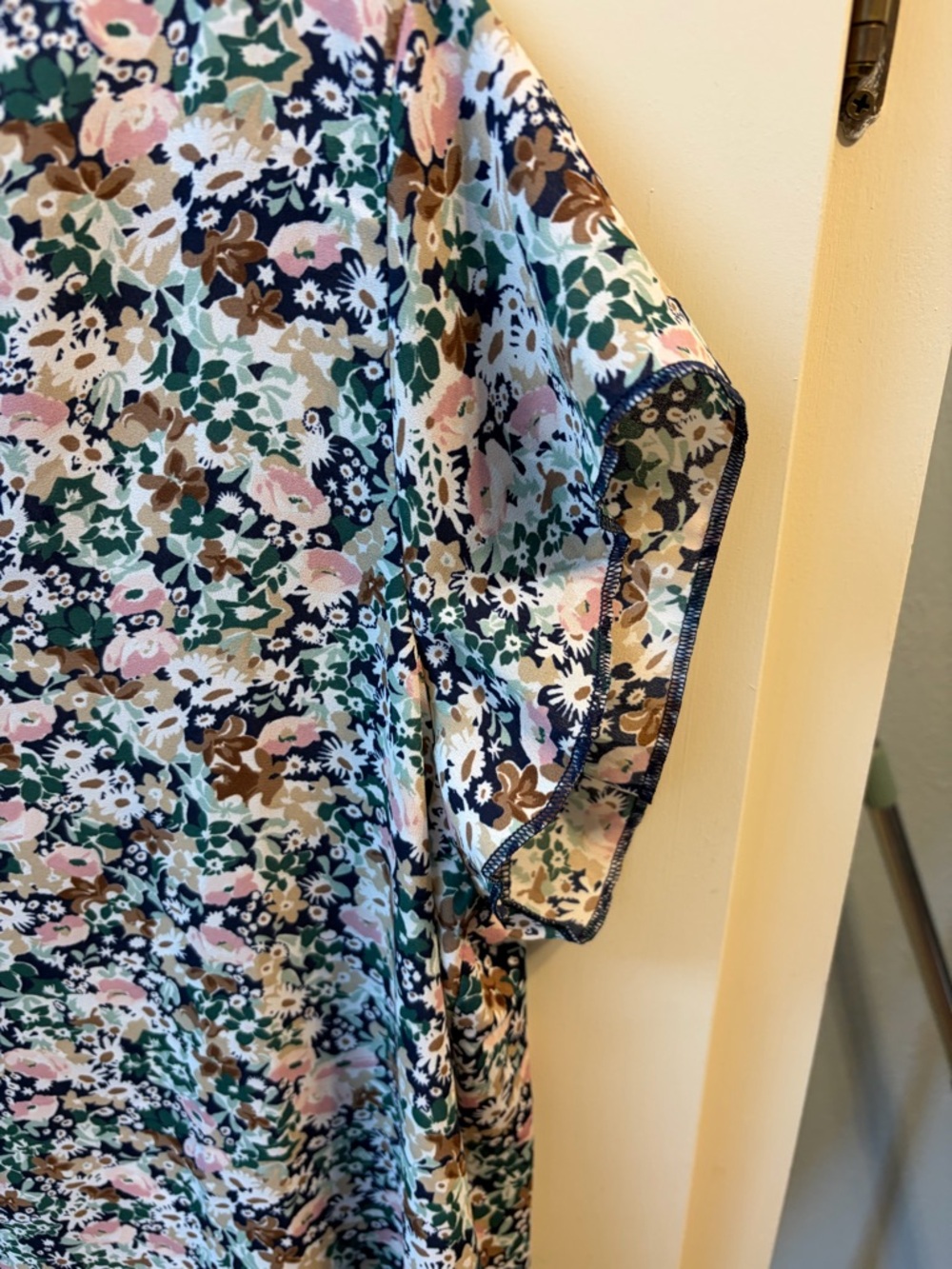 41 Hawthorn Floral V-Neck Short Sleeve Top - Pink, Green & Navy - Picture 3 of 7